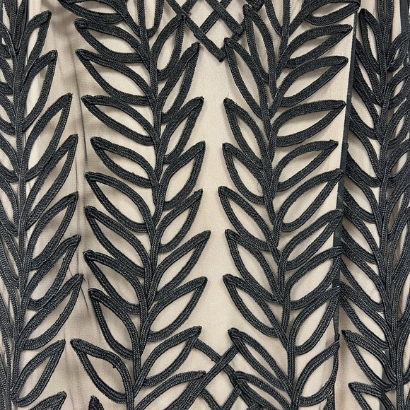 JS collections graphic soutache embroidered sleeveless long gown - Picture 4 of 10